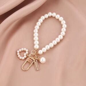 NWT Handmade Pearl Heart Bracelet Keychain Bag Charm